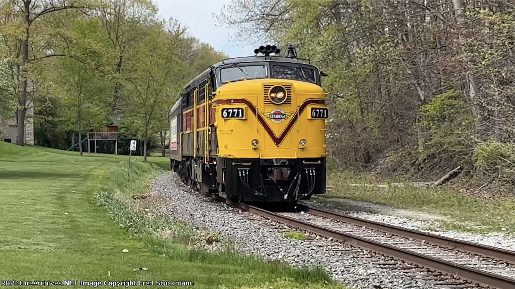 CVSR 6771 is trailing northbound past MP 43.